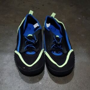 wonder nation Black and Blue Kids Water Shoes with Lime Trim
